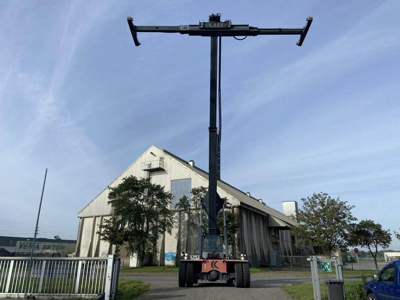 Kalmar DRF100-54S6 - Reach stacker: picture 4 Kalmar DRF100-54S6 - Reach stacker: picture 4