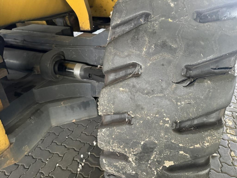 Reach stacker Kalmar DRF450-70S5X: picture 8