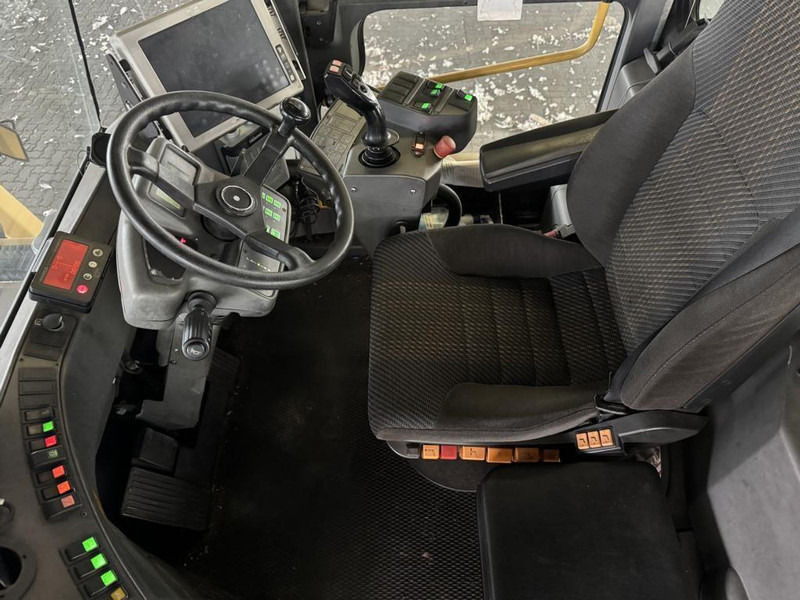 Reach stacker Kalmar DRF450-70S5X: picture 10