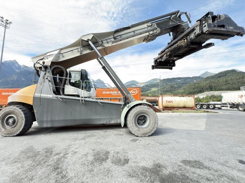 Liebherr LRS545 Intermodal - Reach stacker: picture 4 Liebherr LRS545 Intermodal - Reach stacker: picture 4