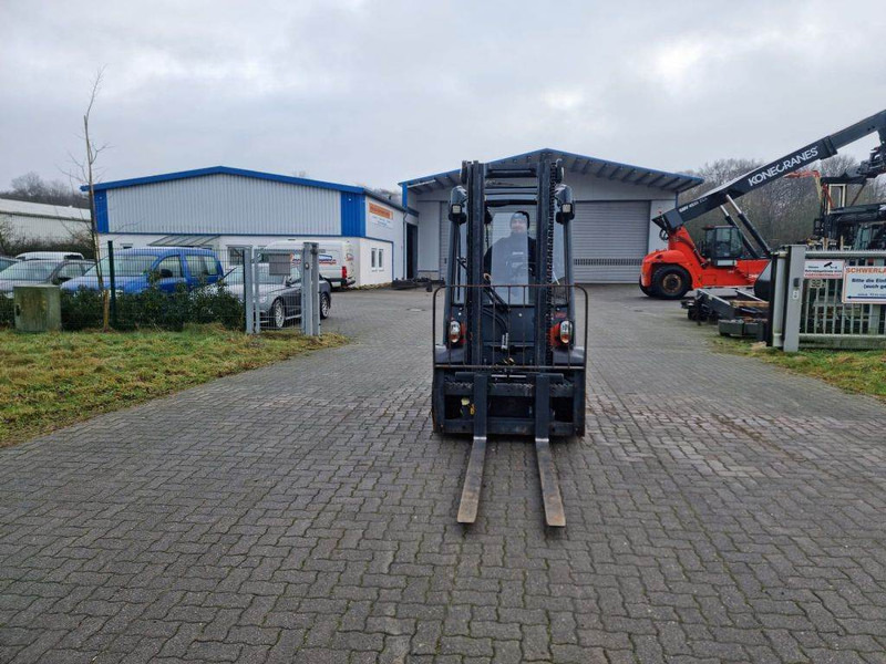 Linde H25D-02 - Diesel forklift: picture 3 Linde H25D-02 - Diesel forklift: picture 3