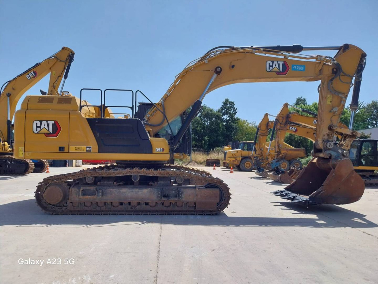 Crawler excavator CAT 352-08: picture 9