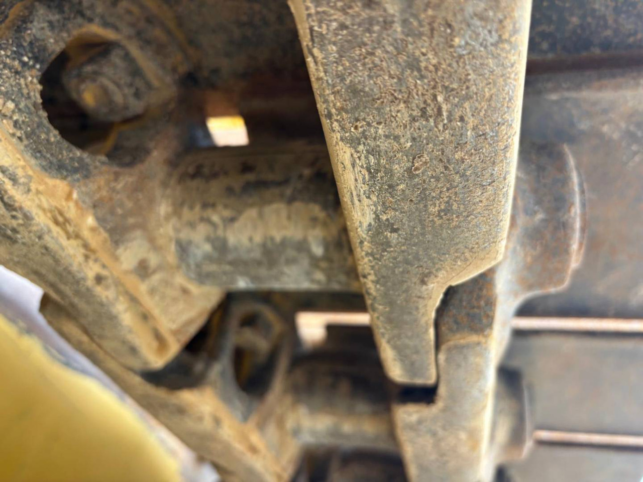 Crawler loader CAT 963K: picture 16