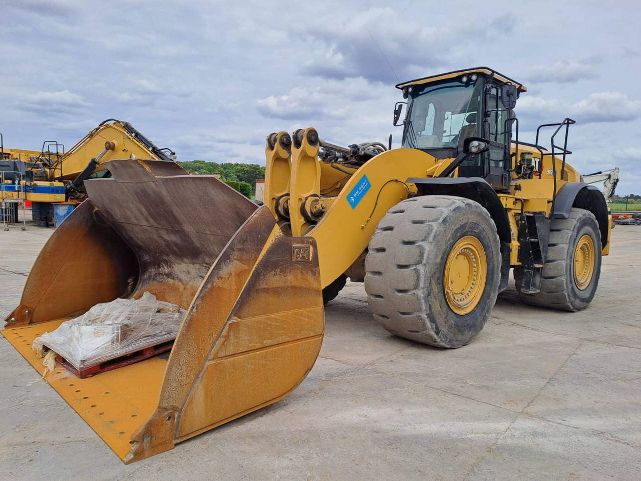 CAT 982M - Wheel loader: picture 1 CAT 982M - Wheel loader: picture 1
