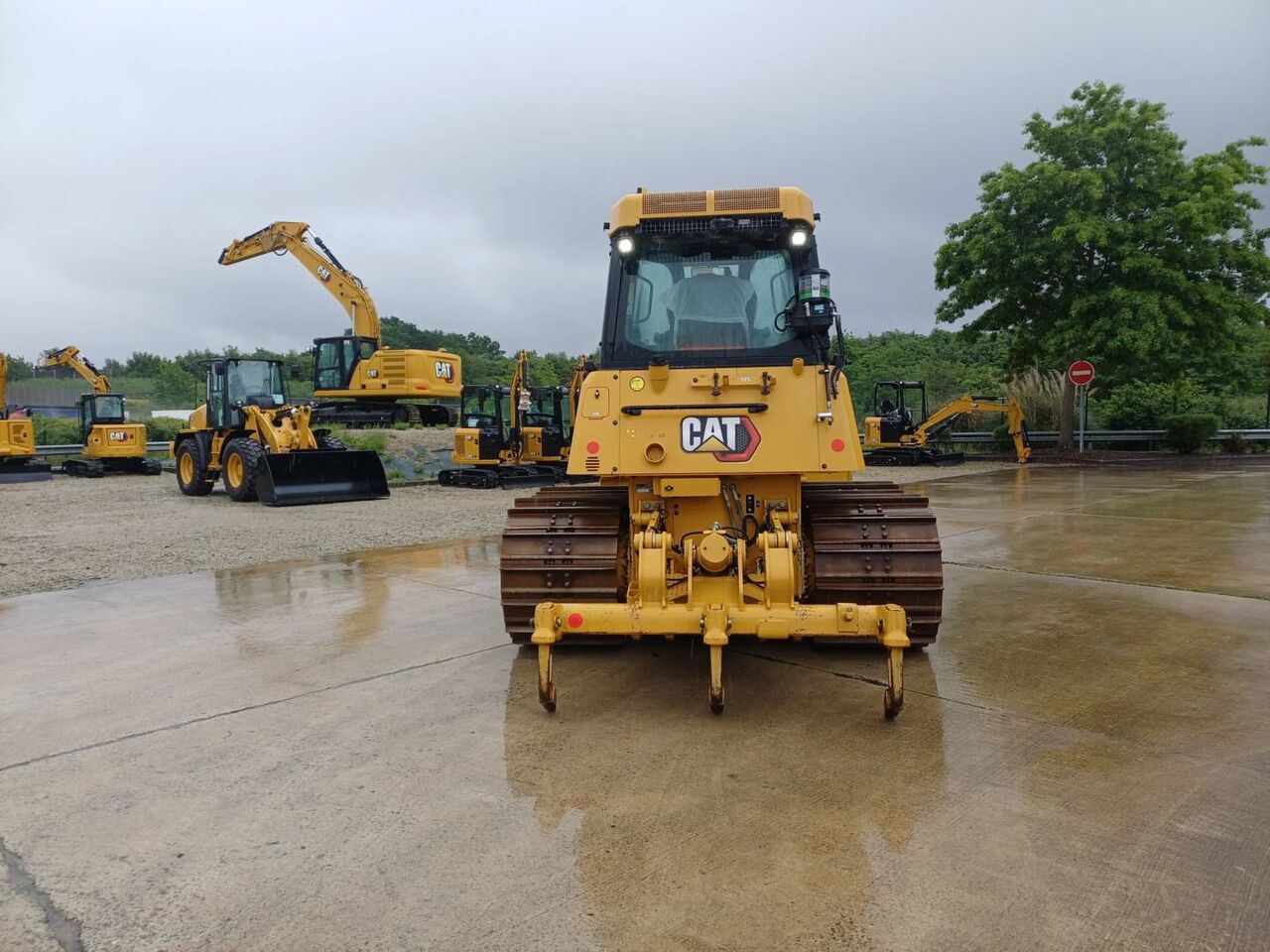 CAT D4 - Bulldozer: picture 3 CAT D4 - Bulldozer: picture 3