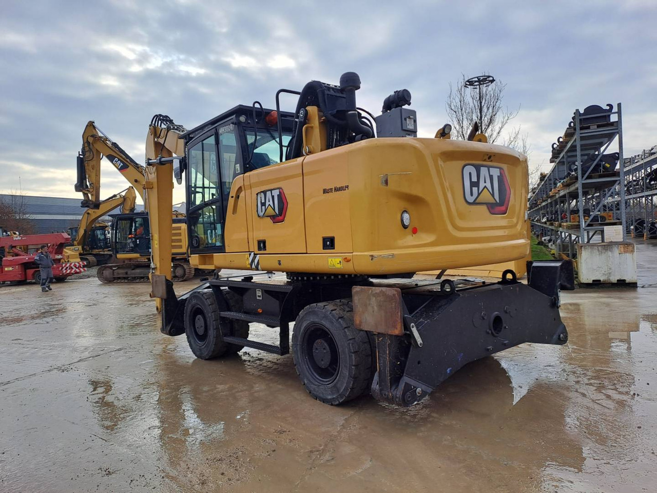 Wheel excavator CAT MH3024: picture 7
