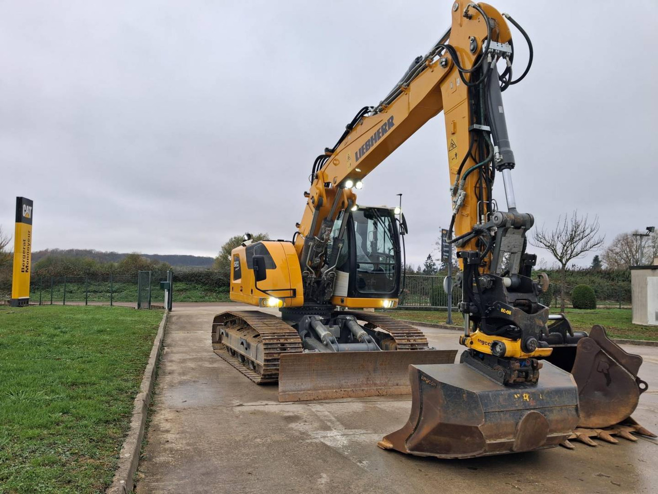 LIEBHERR R920 - Crawler excavator: picture 2 LIEBHERR R920 - Crawler excavator: picture 2