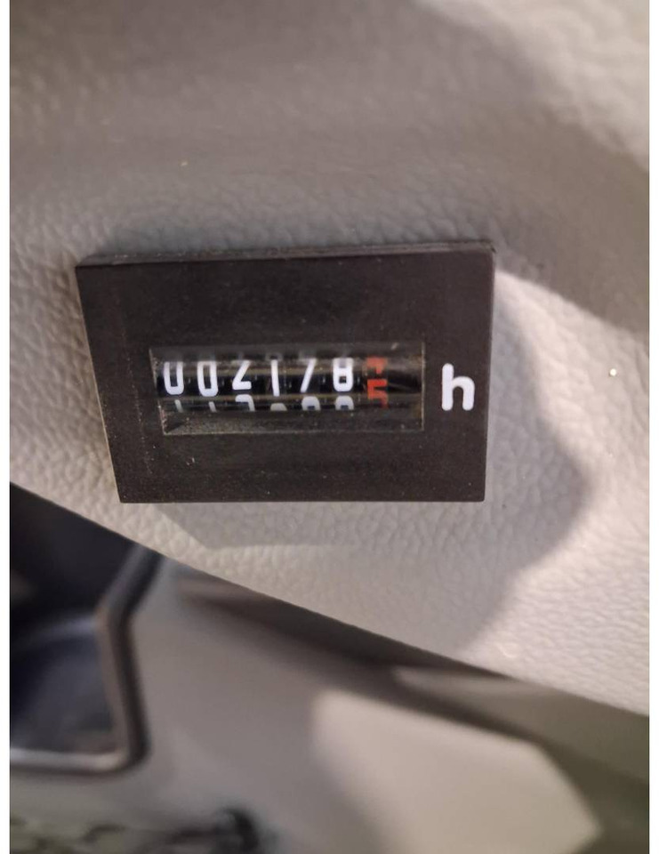 LIEBHERR R920 - Crawler excavator: picture 4 LIEBHERR R920 - Crawler excavator: picture 4