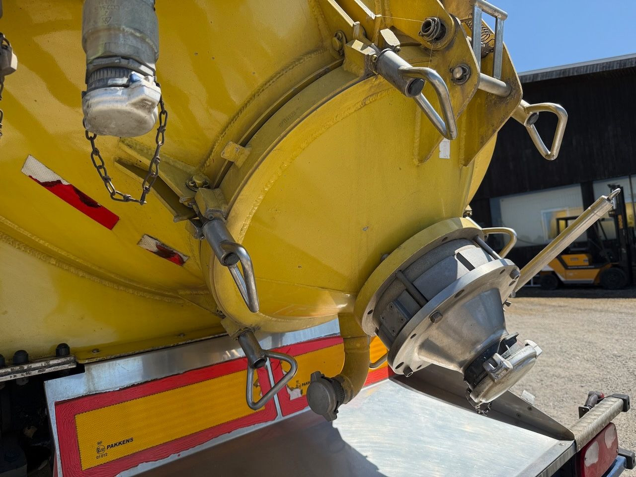 Silo semi-trailer Kässbohrer SSK 40 Lebensmittel-Kippsilo: picture 11