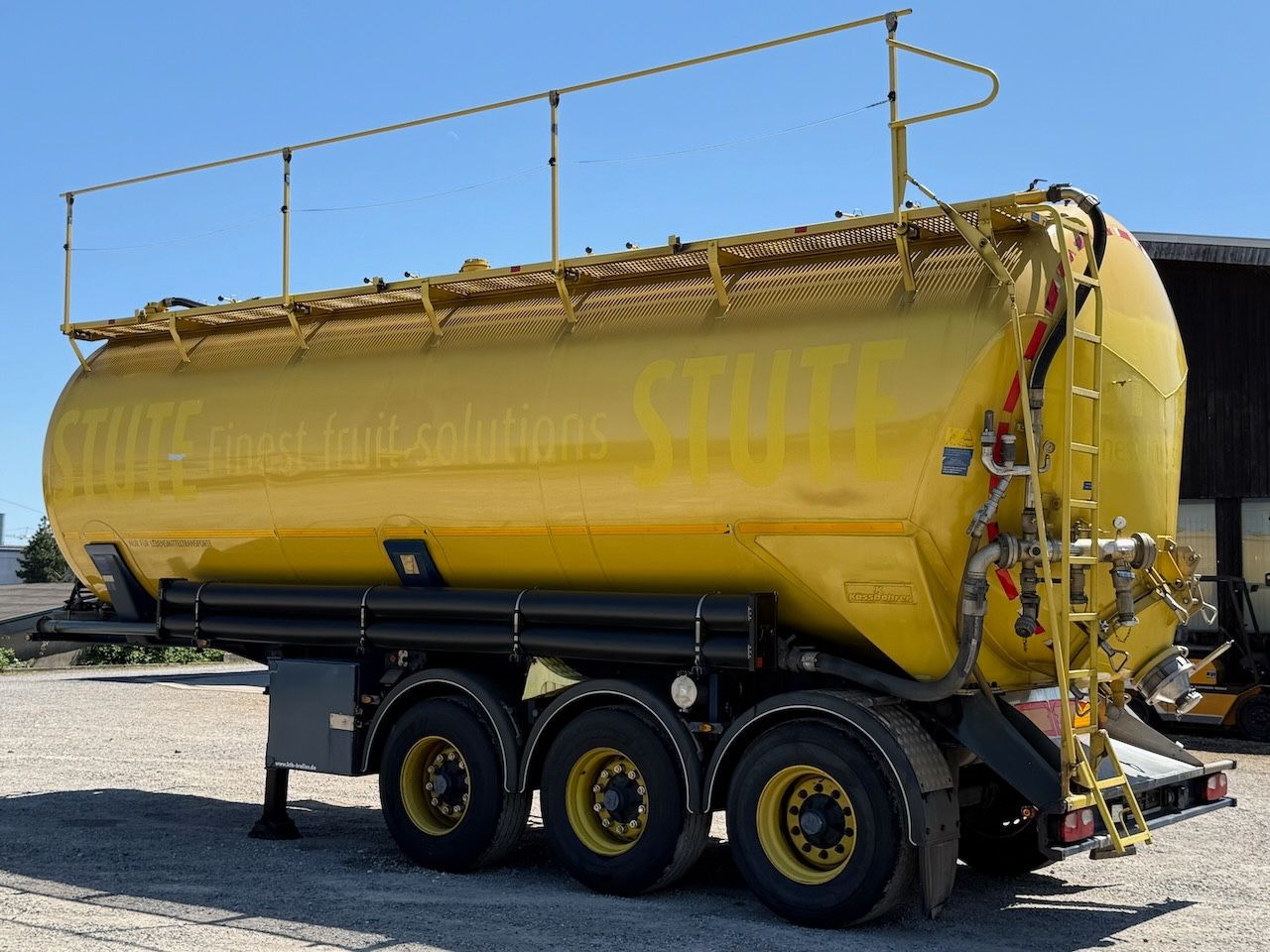 Silo semi-trailer Kässbohrer SSK 40 Lebensmittel-Kippsilo: picture 12