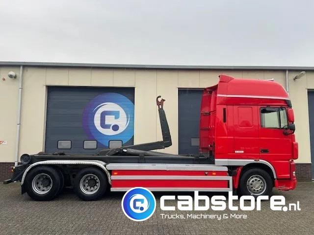 DAF XF 105 .460 FAS Euro 5 - Haakarmsysteem - Hooklift - Abrolkipper - Year 2006 - TUV 05-2025 - Hook lift truck: picture 5 DAF XF 105 .460 FAS Euro 5 - Haakarmsysteem - Hooklift - Abrolkipper - Year 2006 - TUV 05-2025 - Hook lift truck: picture 5