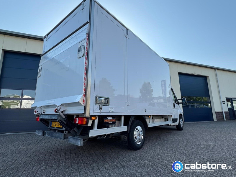 Fiat Ducato 2.3 Multijet 160 Pk Euro 6 - Bouwjaar 2021 - Handgeschakeld 6 speed - Airco - 3 zitplaatsen - Laadklep - Box truck: picture 4 Fiat Ducato 2.3 Multijet 160 Pk Euro 6 - Bouwjaar 2021 - Handgeschakeld 6 speed - Airco - 3 zitplaatsen - Laadklep - Box truck: picture 4