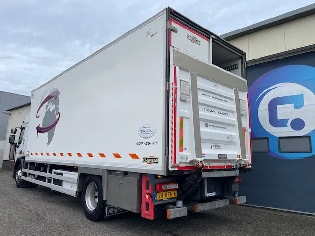 Renault D-19 Wide 4x2 Koelwagen D-19 Wide 4x2 Euro 6 Koelwagen - Kuhlkoffer - Frigo -Thermobox - Year 2015 - CHEREAU BOX - CARRIER Supra 850U - Refrigerator truck: picture 3 Renault D-19 Wide 4x2 Koelwagen D-19 Wide 4x2 Euro 6 Koelwagen - Kuhlkoffer - Frigo -Thermobox - Year 2015 - CHEREAU BOX - CARRIER Supra 850U - Refrigerator truck: picture 3
