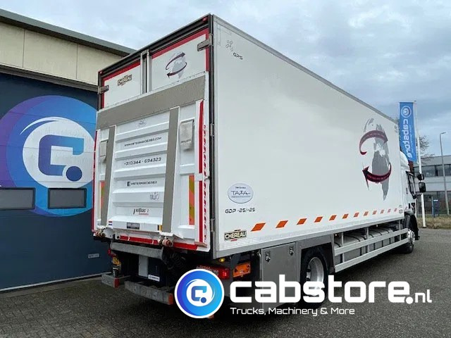 Renault D-19 Wide 4x2 Koelwagen D-19 Wide 4x2 Euro 6 Koelwagen - Kuhlkoffer - Frigo -Thermobox - Year 2015 - CHEREAU BOX - CARRIER Supra 850U - Refrigerator truck: picture 4 Renault D-19 Wide 4x2 Koelwagen D-19 Wide 4x2 Euro 6 Koelwagen - Kuhlkoffer - Frigo -Thermobox - Year 2015 - CHEREAU BOX - CARRIER Supra 850U - Refrigerator truck: picture 4