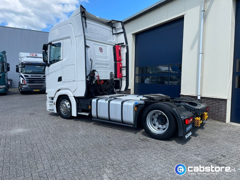 Scania S410 A 4X2 EB Euro 6 - S-Highline - Bouwjaar 2018 - MEGA VOLUME - Km 822.505 - Tractor unit: picture 4 Scania S410 A 4X2 EB Euro 6 - S-Highline - Bouwjaar 2018 - MEGA VOLUME - Km 822.505 - Tractor unit: picture 4