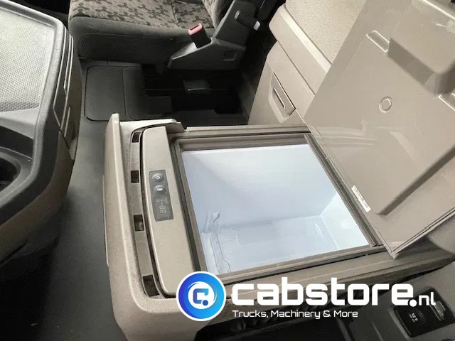 Tractor unit Scania S410 A4X2EB Euro 6 - MEGA - Lowdeck - Year 2018 - LED - Retarder - Smart tacho 2 - S-cabine: picture 10