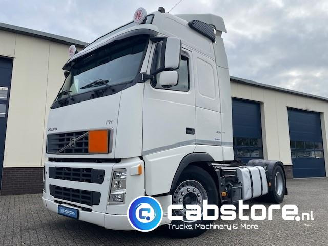 Volvo FH 400 4X2 Euro 5  - VEB+ Brake - Globetrotter - I-Shift - 2 tanks - Bouwjaar 2007 - Km 1.097.798 - Tractor unit: picture 2 Volvo FH 400 4X2 Euro 5  - VEB+ Brake - Globetrotter - I-Shift - 2 tanks - Bouwjaar 2007 - Km 1.097.798 - Tractor unit: picture 2