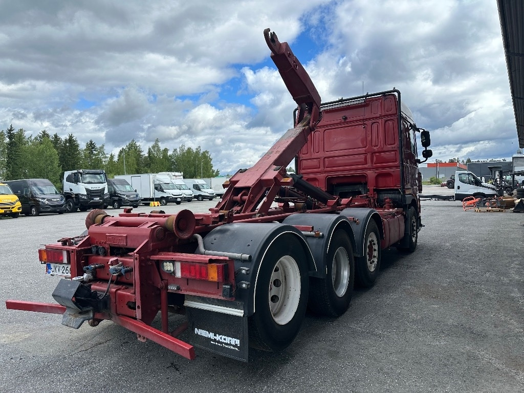 Hook lift truck DAF XF105.410 8x2: picture 6