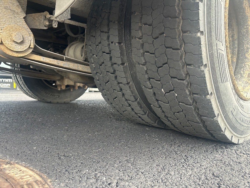 Box truck Iveco Eurocargo 100 E22: picture 10 Box truck Iveco Eurocargo 100 E22: picture 10