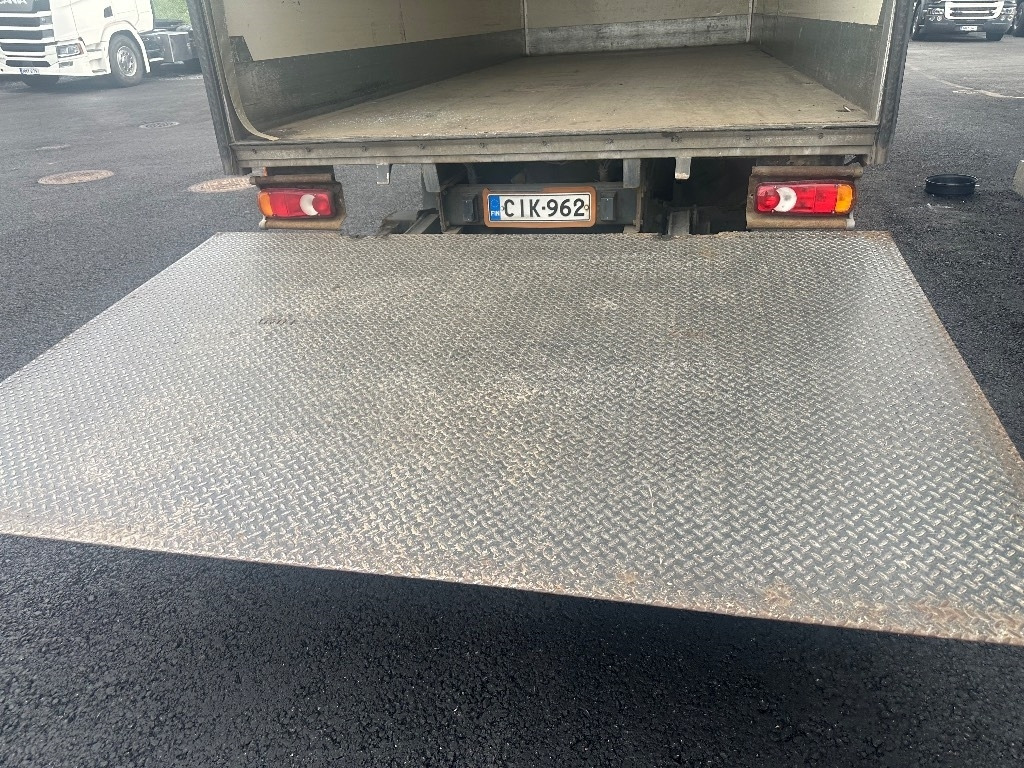 Box truck Iveco Eurocargo 100 E22: picture 7 Box truck Iveco Eurocargo 100 E22: picture 7
