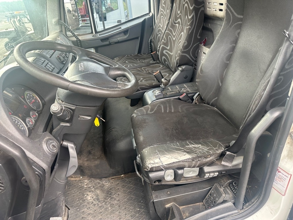 Box truck Iveco Eurocargo 100 E22: picture 12 Box truck Iveco Eurocargo 100 E22: picture 12