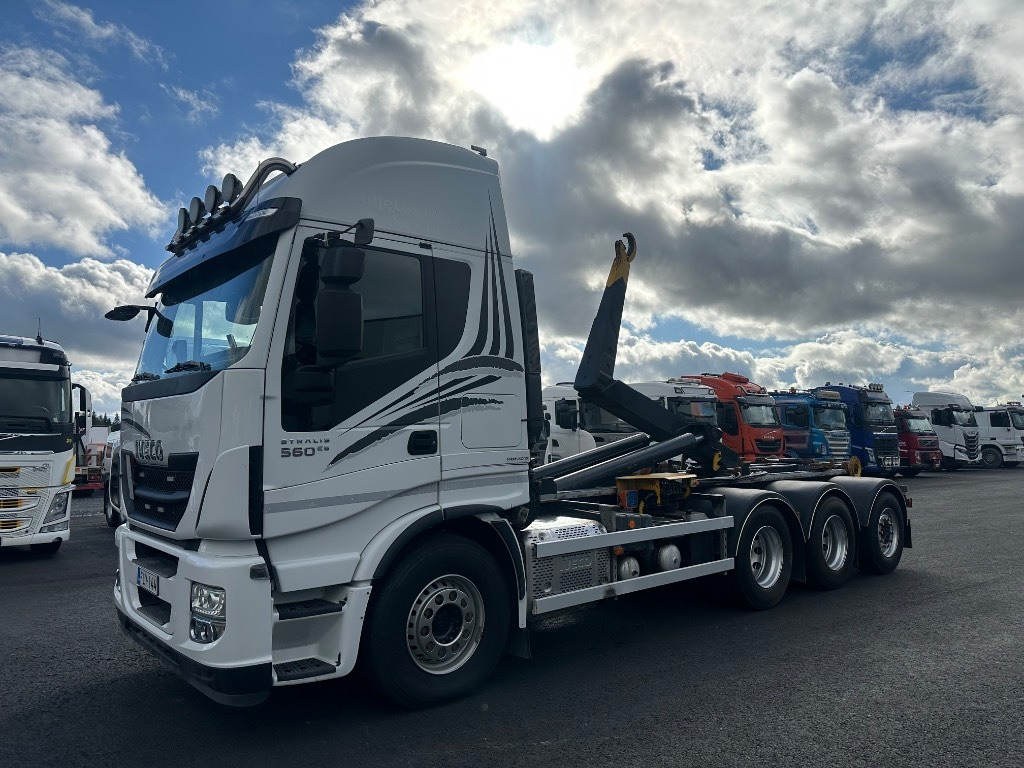 Iveco Stralis 8x4*4 - Hook lift truck: picture 1 Iveco Stralis 8x4*4 - Hook lift truck: picture 1