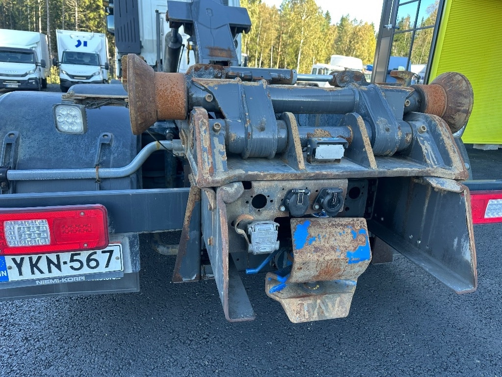 Hook lift truck Iveco X-Way AS35S560 8x2: picture 12