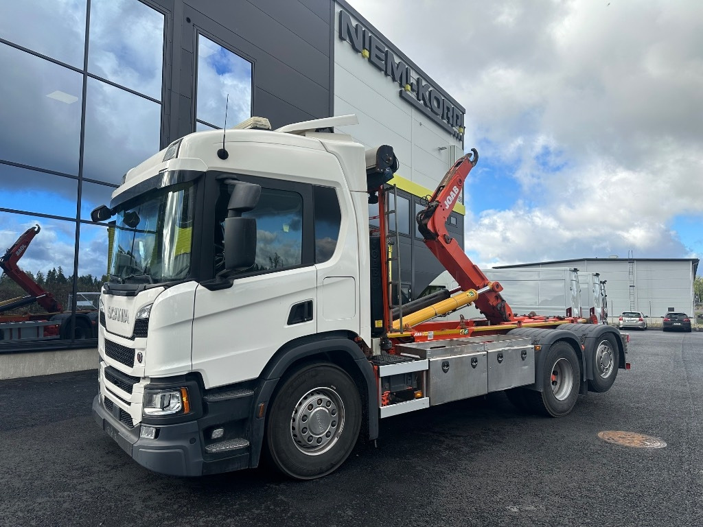 Scania P 370 6x2*4 - Hook lift truck: picture 1 Scania P 370 6x2*4 - Hook lift truck: picture 1