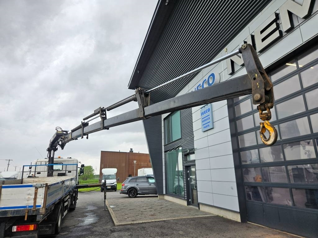 Crane truck Scania P 94 DB 220 Hiab 135-4 lisähydrauliikalla: picture 8