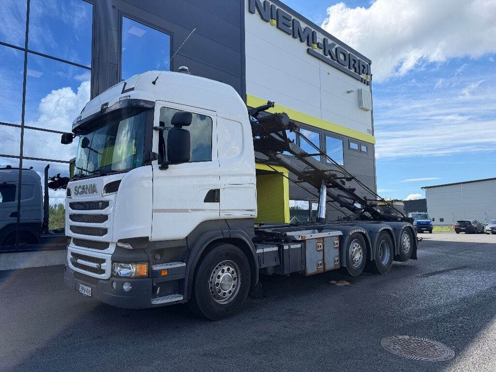Scania R 520 8x2/4 - Skip loader truck: picture 1 Scania R 520 8x2/4 - Skip loader truck: picture 1