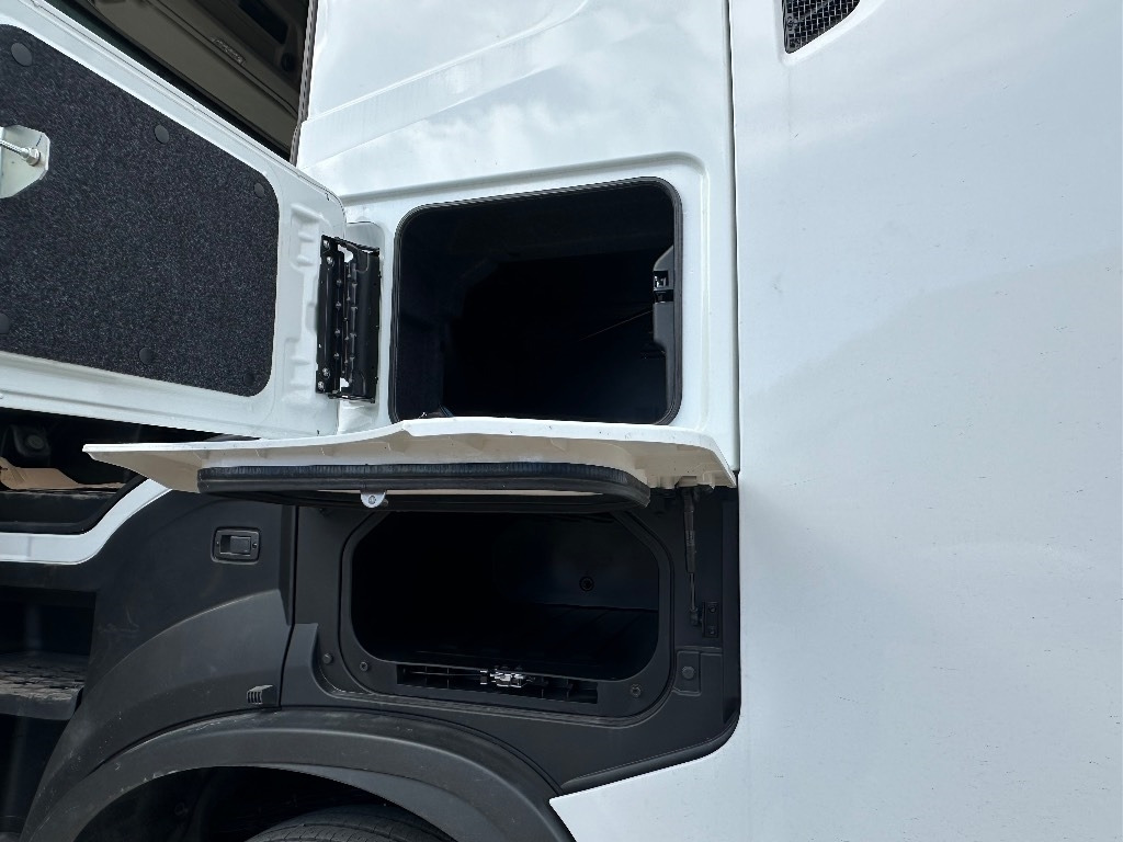 Leasing of Iveco S-Way AS440S500 UUSI MALLI my 24  Iveco S-Way AS440S500 UUSI MALLI my 24: picture 11
