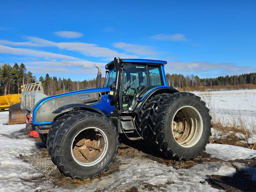 Valtra T 171 - Farm tractor: picture 1 Valtra T 171 - Farm tractor: picture 1