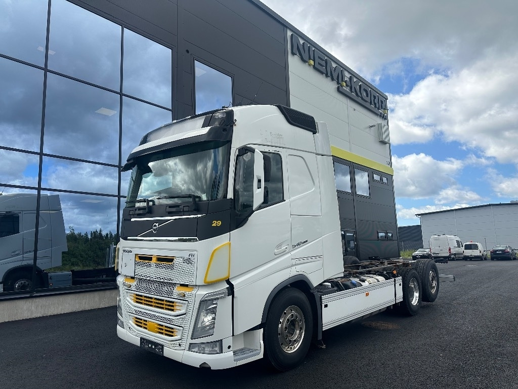 Volvo FH13 540 6x2*4 - Cab chassis truck: picture 1 Volvo FH13 540 6x2*4 - Cab chassis truck: picture 1