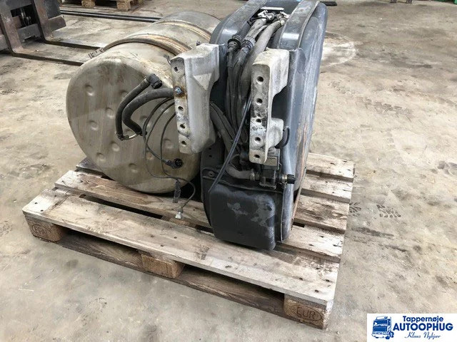 Scania Adblue pumpe Adblue tank P/N: 2141802 – 1884225 - AdBlue tank for Truck: picture 2 Scania Adblue pumpe Adblue tank P/N: 2141802 – 1884225 - AdBlue tank for Truck: picture 2