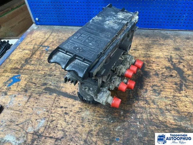 Scania EBS modulator – Scania 2653385 - Electrical system for Truck: picture 3 Scania EBS modulator – Scania 2653385 - Electrical system for Truck: picture 3