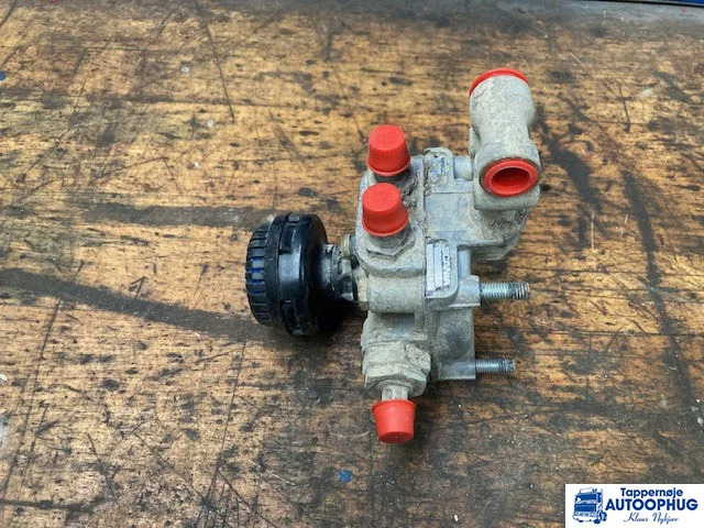 Scania Relay valve – Scania 1425183 - Electrical system for Truck: picture 2 Scania Relay valve – Scania 1425183 - Electrical system for Truck: picture 2