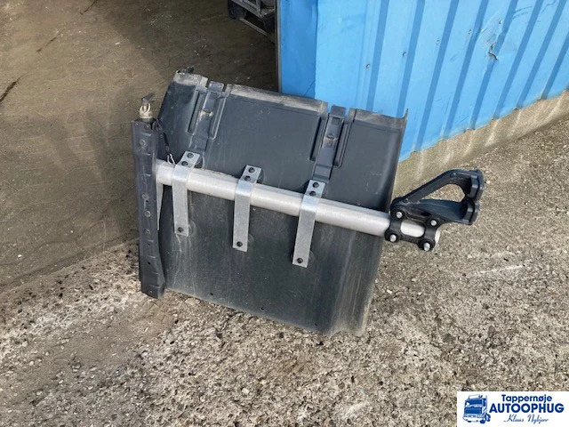 Body and exterior for Truck Scania twinsteer skærm sæt med beslag: picture 6 Body and exterior for Truck Scania twinsteer skærm sæt med beslag: picture 6