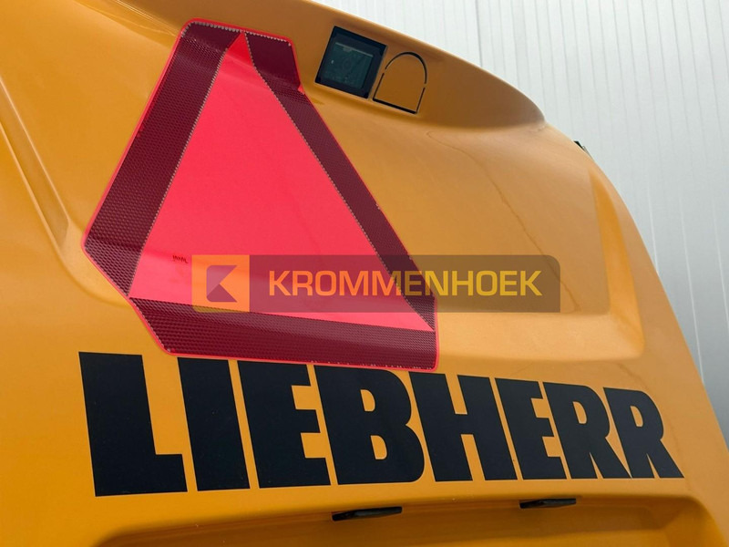 Wheel loader Liebherr L526: picture 10 Wheel loader Liebherr L526: picture 10