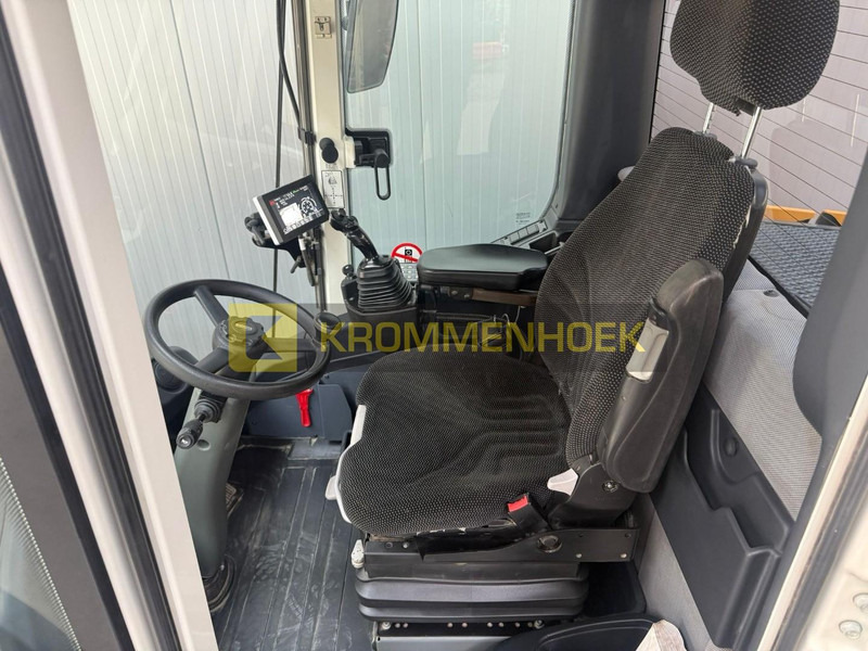 Wheel loader Liebherr L526: picture 12 Wheel loader Liebherr L526: picture 12