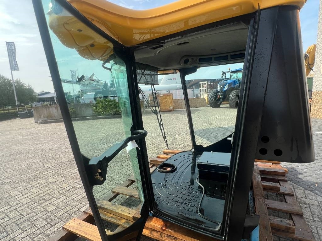 Leasing of New Holland Cabine - New Holland CR8070, CR8080, CR9070, CR908  New Holland Cabine - New Holland CR8070, CR8080, CR9070, CR908: picture 11