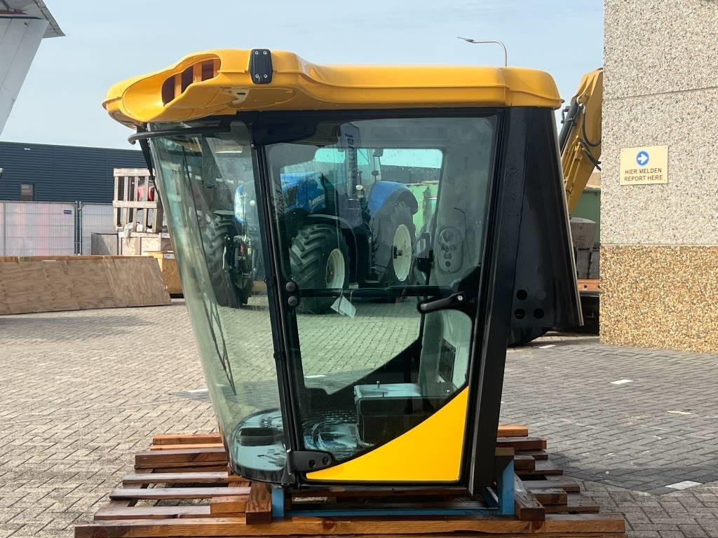 Leasing of New Holland Cabine - New Holland CR8070, CR8080, CR9070, CR908  New Holland Cabine - New Holland CR8070, CR8080, CR9070, CR908: picture 9