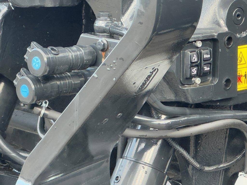 New Holland T 6.180-Dynamic Command, frontlinkage, Stage V! - Farm tractor: picture 5 New Holland T 6.180-Dynamic Command, frontlinkage, Stage V! - Farm tractor: picture 5