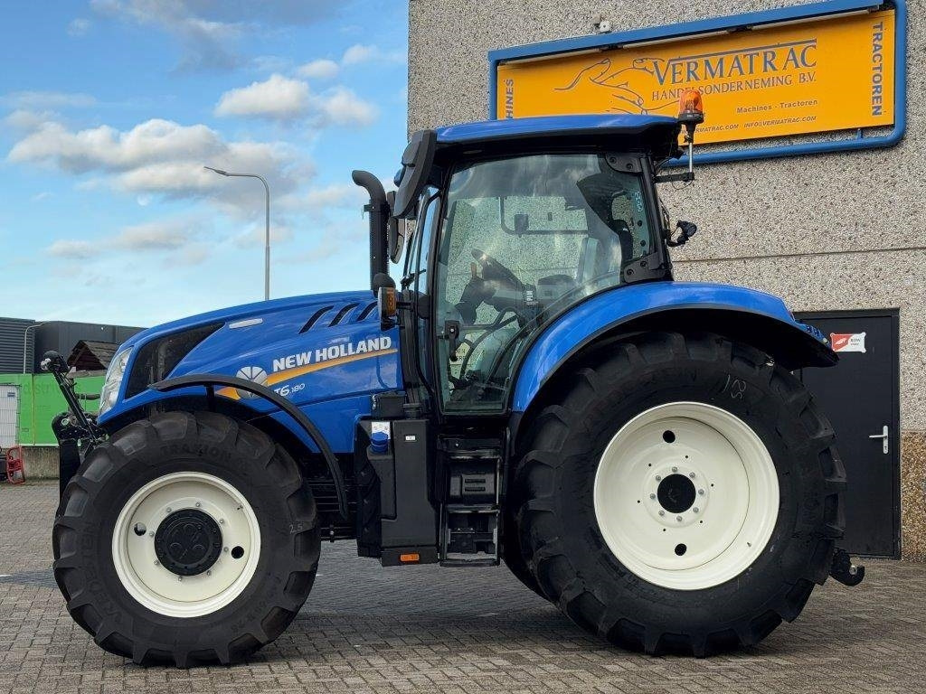 New Holland T 6.180-Dynamic Command, frontlinkage, Stage V! - Farm tractor: picture 2 New Holland T 6.180-Dynamic Command, frontlinkage, Stage V! - Farm tractor: picture 2
