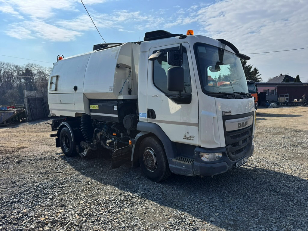 DAF LF180 - Road sweeper: picture 1 DAF LF180 - Road sweeper: picture 1