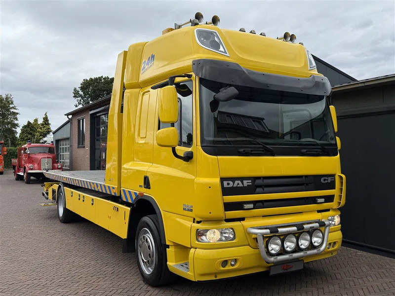 DAF CF 65.300 Towtruck Depannage Lier Brille Sleeper 640x242x104 cm - Tow truck: picture 1 DAF CF 65.300 Towtruck Depannage Lier Brille Sleeper 640x242x104 cm - Tow truck: picture 1