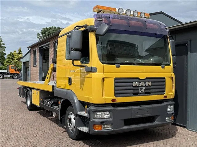 MAN TGL 12.210 Towtruck Crewcab 6 Seats Brill Winch - Tow truck: picture 1 MAN TGL 12.210 Towtruck Crewcab 6 Seats Brill Winch - Tow truck: picture 1
