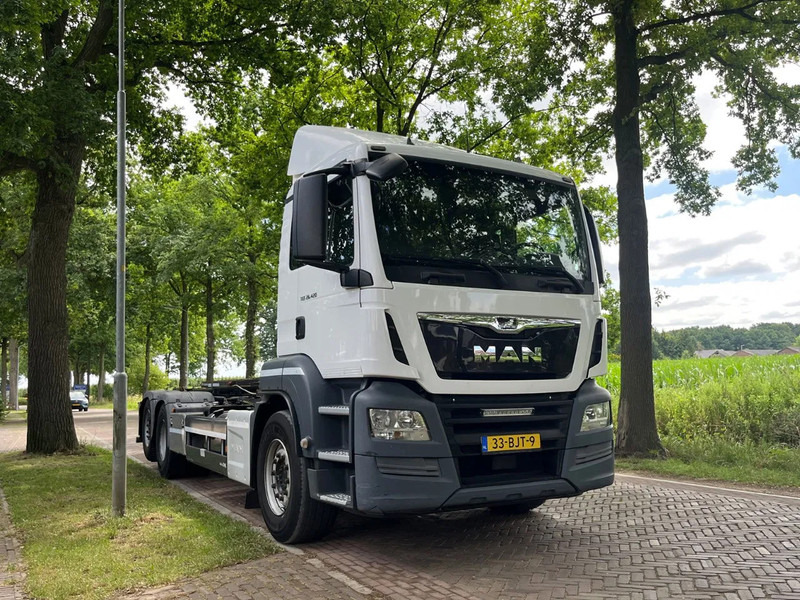 MAN TGS 26.420 CONTAINERSYSTEEM (kabels) MANUEL - Container transporter/ Swap body truck: picture 1 MAN TGS 26.420 CONTAINERSYSTEEM (kabels) MANUEL - Container transporter/ Swap body truck: picture 1