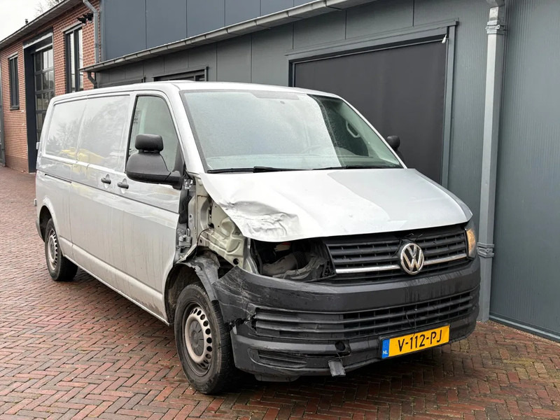 Volkswagen Transporter Lichte Schade 2.0 tdi L2 Carplay Parkeersensoren Dealeronderhouden NAP - Small van: picture 1 Volkswagen Transporter Lichte Schade 2.0 tdi L2 Carplay Parkeersensoren Dealeronderhouden NAP - Small van: picture 1