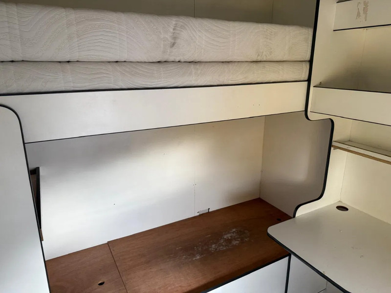 Volvo FL 12.240 STAND Airco 2x bed Douche Heater - Box truck: picture 5 Volvo FL 12.240 STAND Airco 2x bed Douche Heater - Box truck: picture 5