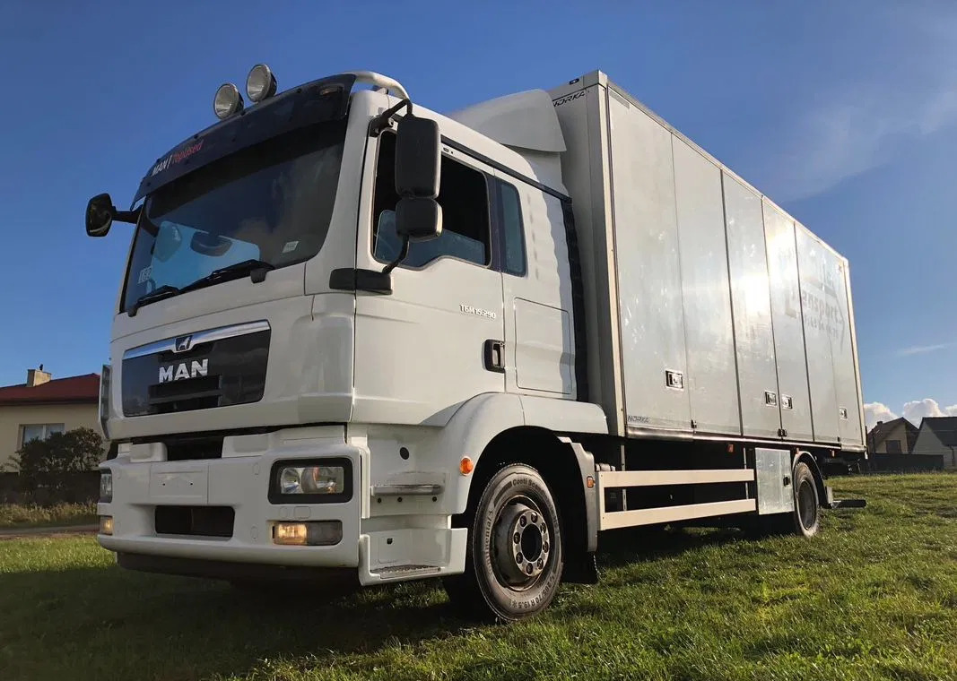 MAN 15.290 Winda Bok otwierany 18 Palet - Isothermal truck: picture 1 MAN 15.290 Winda Bok otwierany 18 Palet - Isothermal truck: picture 1